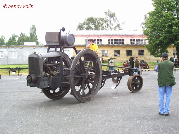 Motorová oračka 001